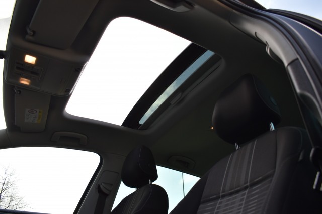 VOLKSWAGEN GOLF 1.4 TSI 5DRS. LOUNGE / SCHUIF/KANTELDAK / STOEL VERW. / PDC V+A, Grouwstra Auto`s, Deventer