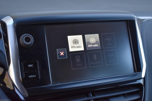 PEUGEOT 2008 1.6 BLUEHDI ALLURE / NAVI / PDC / ALL SEASON, Grouwstra Auto`s, Deventer