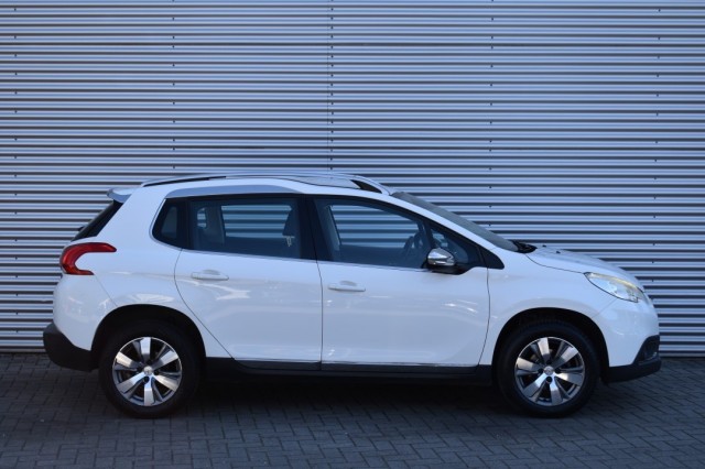 PEUGEOT 2008 1.6 BLUEHDI ALLURE / NAVI / PDC / ALL SEASON, Grouwstra Auto`s, Deventer
