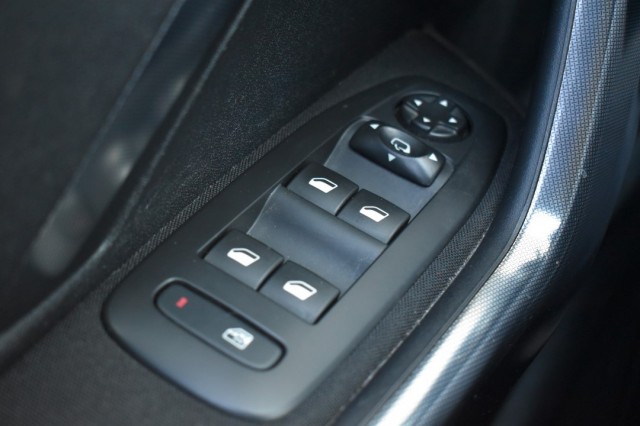 PEUGEOT 2008 1.6 BLUEHDI ALLURE / NAVI / PDC / ALL SEASON, Grouwstra Auto`s, Deventer