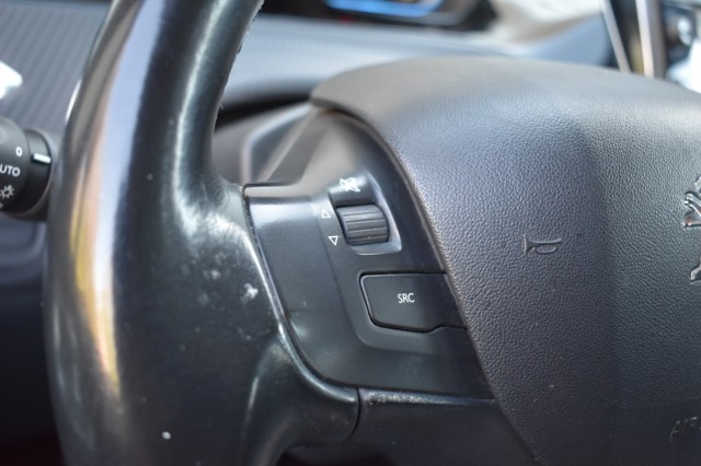 PEUGEOT 2008 1.6 BLUEHDI ALLURE / NAVI / PDC / ALL SEASON, Grouwstra Auto`s, Deventer