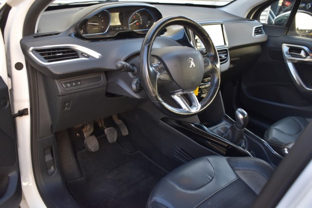 PEUGEOT 2008 1.6 BLUEHDI ALLURE / NAVI / PDC / ALL SEASON, Grouwstra Auto`s, Deventer