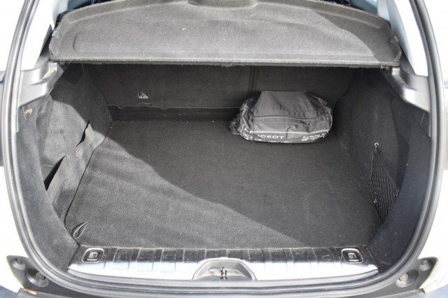 PEUGEOT 2008 1.6 BLUEHDI ALLURE / NAVI / PDC / ALL SEASON, Grouwstra Auto`s, Deventer