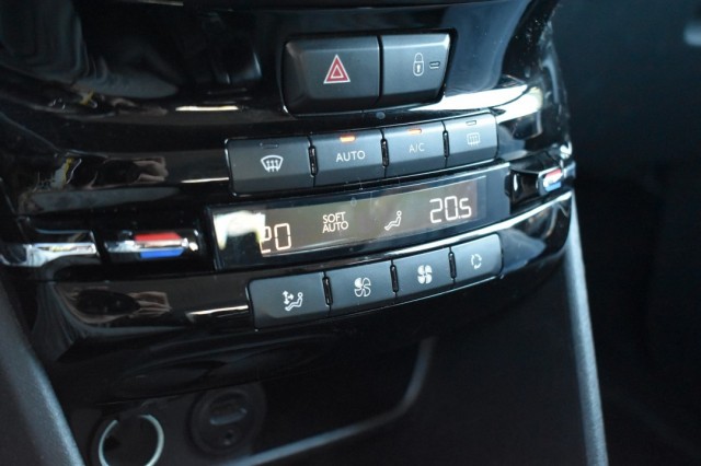 PEUGEOT 2008 1.6 BLUEHDI ALLURE / NAVI / PDC / ALL SEASON, Grouwstra Auto`s, Deventer