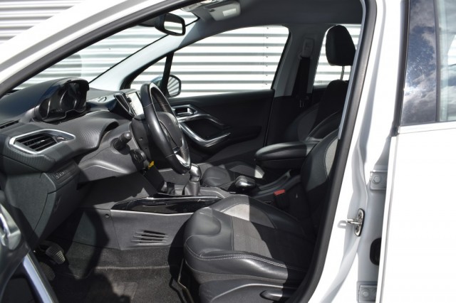 PEUGEOT 2008 1.6 BLUEHDI ALLURE / NAVI / PDC / ALL SEASON, Grouwstra Auto`s, Deventer