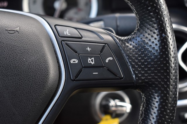 MERCEDES-BENZ A-KLASSE 180 AUT. AMBITION / NL AUTO / PDC V+A / Bi XENON / TREKH., Grouwstra Auto`s, Deventer