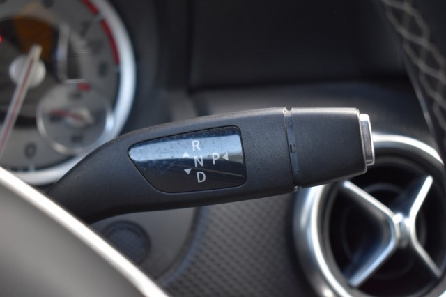 MERCEDES-BENZ A-KLASSE 180 AUT. AMBITION / NL AUTO / PDC V+A / Bi XENON / TREKH., Grouwstra Auto`s, Deventer