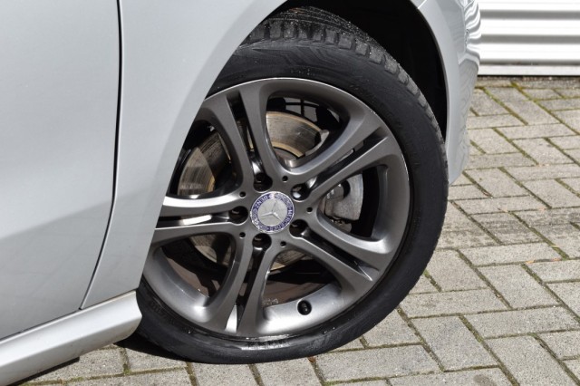 MERCEDES-BENZ A-KLASSE 180 AUT. AMBITION / NL AUTO / PDC V+A / Bi XENON / TREKH., Grouwstra Auto`s, Deventer