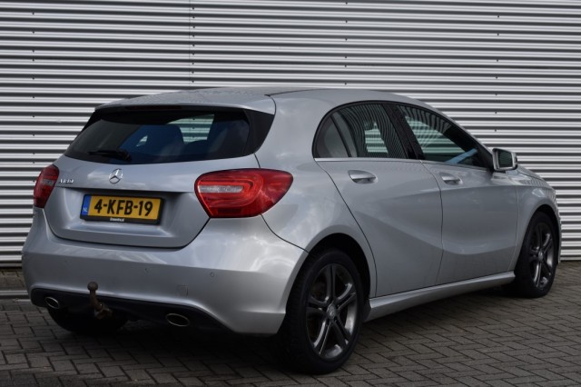 MERCEDES-BENZ A-KLASSE 180 AUT. AMBITION / NL AUTO / PDC V+A / Bi XENON / TREKH., Grouwstra Auto`s, Deventer