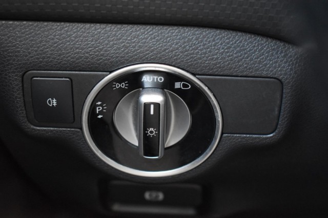 MERCEDES-BENZ A-KLASSE 180 AUT. AMBITION / NL AUTO / PDC V+A / Bi XENON / TREKH., Grouwstra Auto`s, Deventer