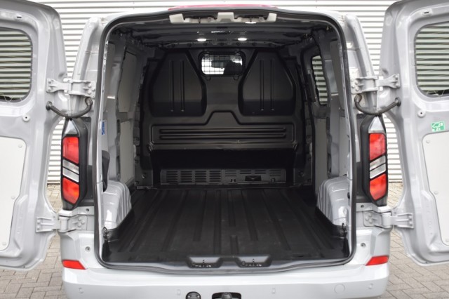 FORD TRANSIT CUSTOM  L1H1 2.0 ECOBLUE AUT8 LIMITED / APPLE/ANDROID AUTO / P.CAM / STOEL+VOORRUIT VERW., Grouwstra Auto`s, Devent