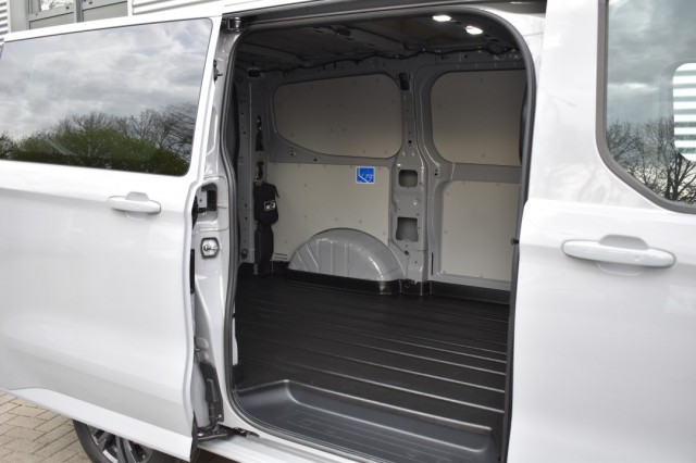 FORD TRANSIT CUSTOM  L1H1 2.0 ECOBLUE AUT8 LIMITED / APPLE/ANDROID AUTO / P.CAM / STOEL+VOORRUIT VERW., Grouwstra Auto`s, Devent