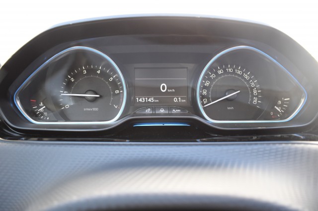 PEUGEOT 2008 1.2 VTI ALLURE / ECC / PDC / TREKHAAK / 16 LM. VELGEN, Grouwstra Auto`s, Deventer