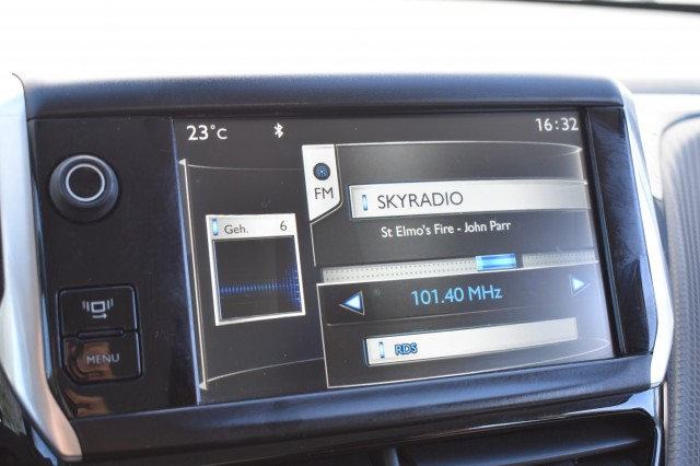 PEUGEOT 2008 1.2 VTI ALLURE / ECC / PDC / TREKHAAK / 16 LM. VELGEN, Grouwstra Auto`s, Deventer