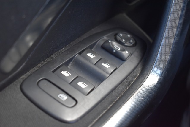 PEUGEOT 2008 1.2 VTI ALLURE / ECC / PDC / TREKHAAK / 16 LM. VELGEN, Grouwstra Auto`s, Deventer