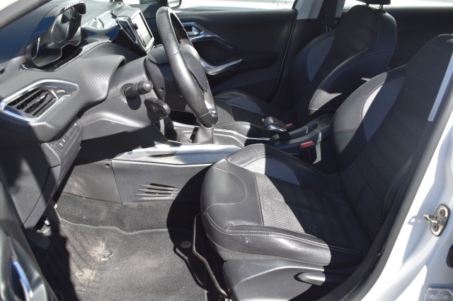 PEUGEOT 2008 1.2 VTI ALLURE / ECC / PDC / TREKHAAK / 16 LM. VELGEN, Grouwstra Auto`s, Deventer