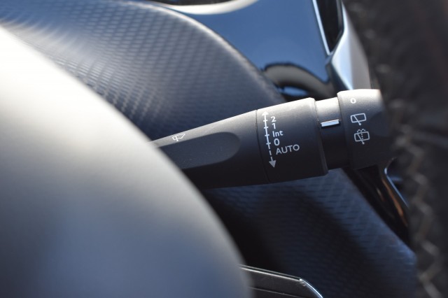 PEUGEOT 2008 1.2 VTI ALLURE / ECC / PDC / TREKHAAK / 16 LM. VELGEN, Grouwstra Auto`s, Deventer