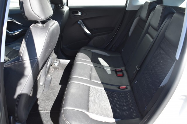 PEUGEOT 2008 1.2 VTI ALLURE / ECC / PDC / TREKHAAK / 16 LM. VELGEN, Grouwstra Auto`s, Deventer