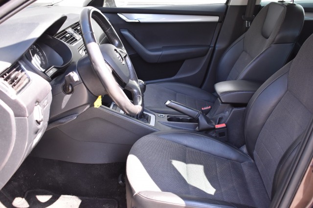 SKODA OCTAVIA COMBI 1.6 TDI BUSINESS LINE / STOEL VERW. / PDC / TREKHAAK, Grouwstra Auto`s, Deventer