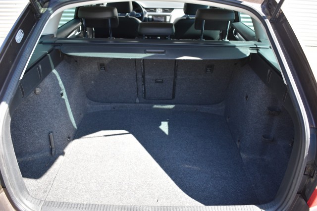 SKODA OCTAVIA COMBI 1.6 TDI BUSINESS LINE / STOEL VERW. / PDC / TREKHAAK, Grouwstra Auto`s, Deventer