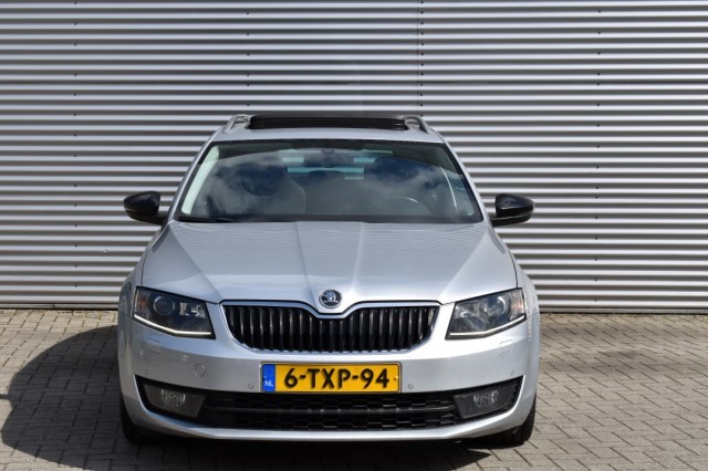SKODA OCTAVIA COMBI 1.4 TSI AUT7 ELEGANCE BNS LINE / P.DAK / STOEL VERW./ CANTON AUDIO, Grouwstra Auto`s, Deventer