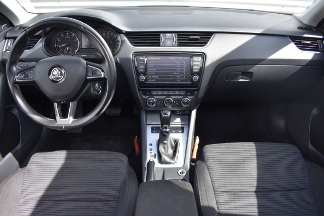 SKODA OCTAVIA COMBI 1.4 TSI AUT7 ELEGANCE BNS LINE / P.DAK / STOEL VERW./ CANTON AUDIO, Grouwstra Auto`s, Deventer