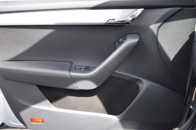 SKODA OCTAVIA COMBI 1.4 TSI AUT7 ELEGANCE BNS LINE / P.DAK / STOEL VERW./ CANTON AUDIO, Grouwstra Auto`s, Deventer