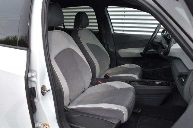 VOLKSWAGEN ID.3 FIRST 58 KWH / BTW AUTO / ADAP. CRUISE / ALL SEASONBANDEN, Grouwstra Auto`s, Deventer