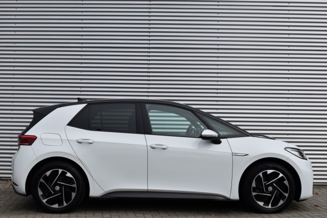 VOLKSWAGEN ID.3 FIRST 58 KWH / BTW AUTO / ADAP. CRUISE / ALL SEASONBANDEN, Grouwstra Auto`s, Deventer