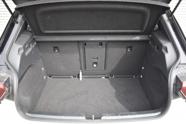 VOLKSWAGEN ID.3 FIRST 58 KWH / BTW AUTO / ADAP. CRUISE / ALL SEASONBANDEN, Grouwstra Auto`s, Deventer