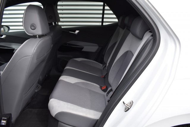 VOLKSWAGEN ID.3 FIRST 58 KWH / BTW AUTO / ADAP. CRUISE / ALL SEASONBANDEN, Grouwstra Auto`s, Deventer