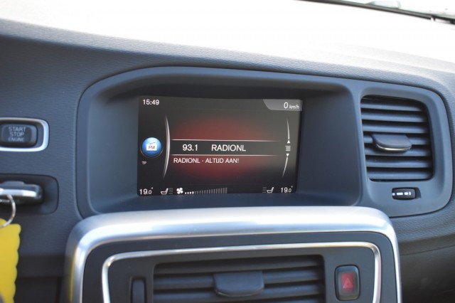 VOLVO V60 2.0 D3 AUT6 POLAR+ DYNAMIC / 1e EIGENAAR / 100% DEALER ONDH., Grouwstra Auto`s, Deventer