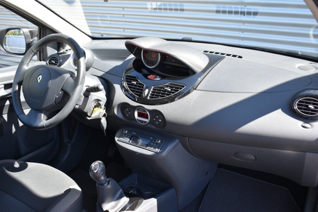 RENAULT TWINGO 1.2 16V DYNAMIQUE / ECC / CRUISE CONTROL / BLUETOOTH, Grouwstra Auto`s, Deventer