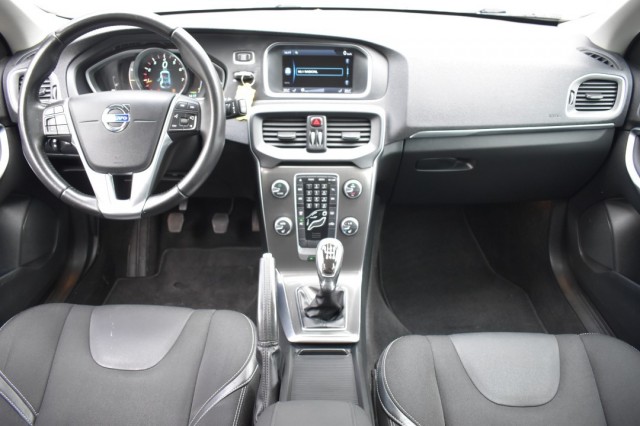 VOLVO V40 1.6 T3 MOMENTUM / NAVI / PDC / STOEL VERW. / TREKHAAK, Grouwstra Auto`s, Deventer