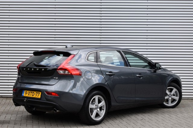 VOLVO V40 1.6 T3 MOMENTUM / NAVI / PDC / STOEL VERW. / TREKHAAK, Grouwstra Auto`s, Deventer