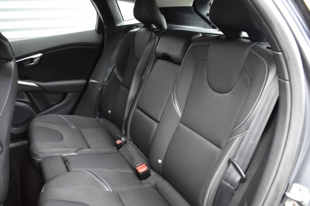 VOLVO V40 1.6 T3 MOMENTUM / NAVI / PDC / STOEL VERW. / TREKHAAK, Grouwstra Auto`s, Deventer