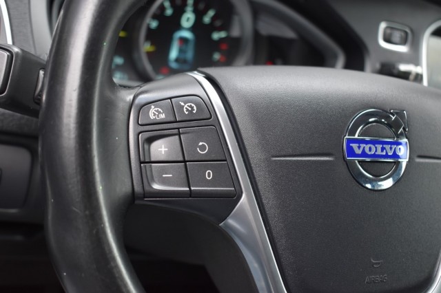VOLVO V40 1.6 T3 MOMENTUM / NAVI / PDC / STOEL VERW. / TREKHAAK, Grouwstra Auto`s, Deventer