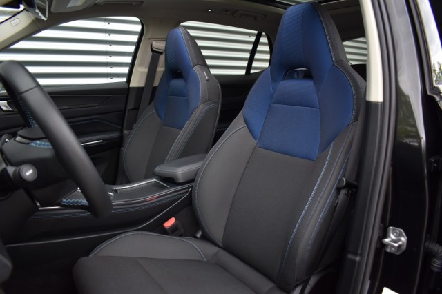 LYNK EN CO 01 1.5 PHEV MORE / P.DAK / LAGE KM STAND! / ALS NIEUW!, Grouwstra Auto`s, Deventer