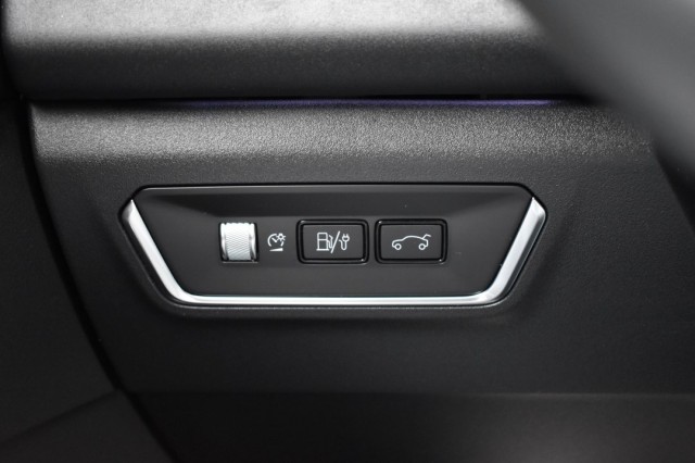 LYNK EN CO 01 1.5 PHEV MORE / P.DAK / LAGE KM STAND! / ALS NIEUW!, Grouwstra Auto`s, Deventer