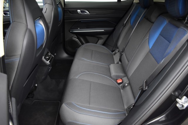 LYNK EN CO 01 1.5 PHEV MORE / P.DAK / LAGE KM STAND! / ALS NIEUW!, Grouwstra Auto`s, Deventer