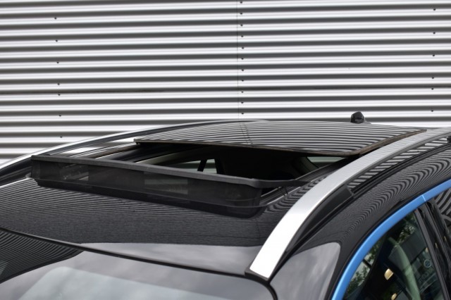 LYNK EN CO 01 1.5 PHEV MORE / P.DAK / LAGE KM STAND! / ALS NIEUW!, Grouwstra Auto`s, Deventer