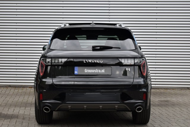 LYNK EN CO 01 1.5 PHEV MORE / P.DAK / LAGE KM STAND! / ALS NIEUW!, Grouwstra Auto`s, Deventer