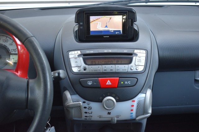 TOYOTA AYGO 1.0-12V ASPIRATION RED NAVIGATOR / AIRCO / LMV / 4-SEASON BANDEN /, Grouwstra Auto`s, Deventer