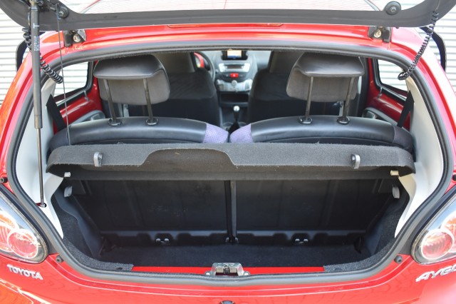 TOYOTA AYGO 1.0-12V ASPIRATION RED NAVIGATOR / AIRCO / LMV / 4-SEASON BANDEN /, Grouwstra Auto`s, Deventer