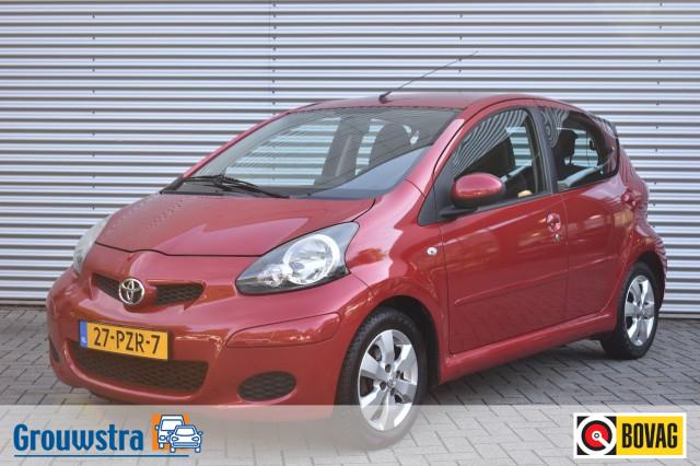 TOYOTA AYGO 1.0-12V ASPIRATION RED NAVIGATOR / AIRCO / LMV / 4-SEASON BANDEN /, Grouwstra Auto`s, Deventer