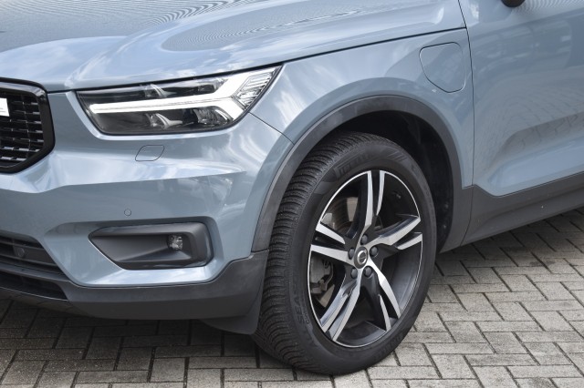 VOLVO XC40 1.5 T5 RECHARGE. R-DESIGN / EL. STOEL + MEMORY / H&K AUDIO / EL. TREKHAAK, Grouwstra Auto`s, Deventer