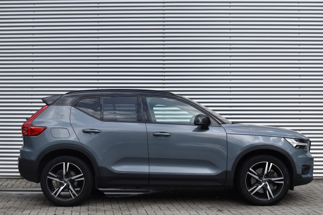 VOLVO XC40 1.5 T5 RECHARGE. R-DESIGN / EL. STOEL + MEMORY / H&K AUDIO / EL. TREKHAAK, Grouwstra Auto`s, Deventer