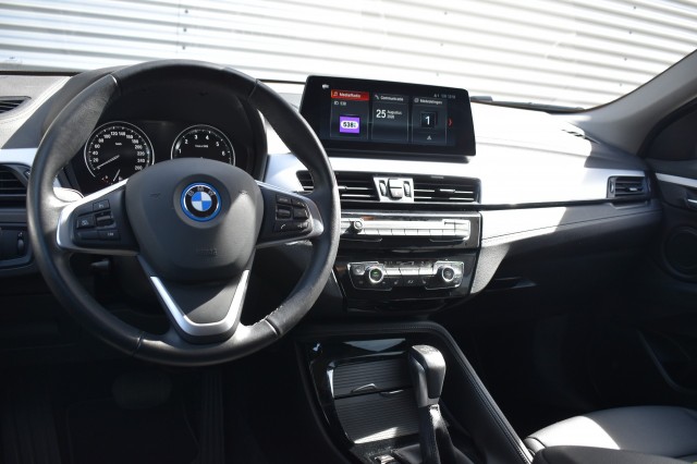 BMW X2 XDRIVE25E HIGH EXECUTIVE / LEDER /  HEAD-UP / TREKHAAK / , Grouwstra Auto`s, Deventer