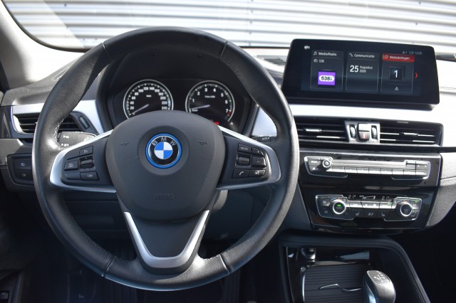 BMW X2 XDRIVE25E HIGH EXECUTIVE / LEDER /  HEAD-UP / TREKHAAK / , Grouwstra Auto`s, Deventer