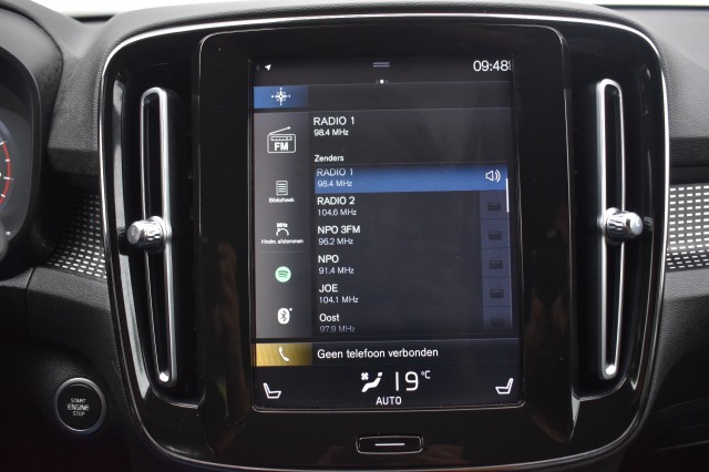 VOLVO XC40 2.0 T4 R-DESIGN / STOEL+STW VERW. / EL. A-KLEP / EL. WEGKLAP TREKHAAK, Grouwstra Auto`s, Deventer